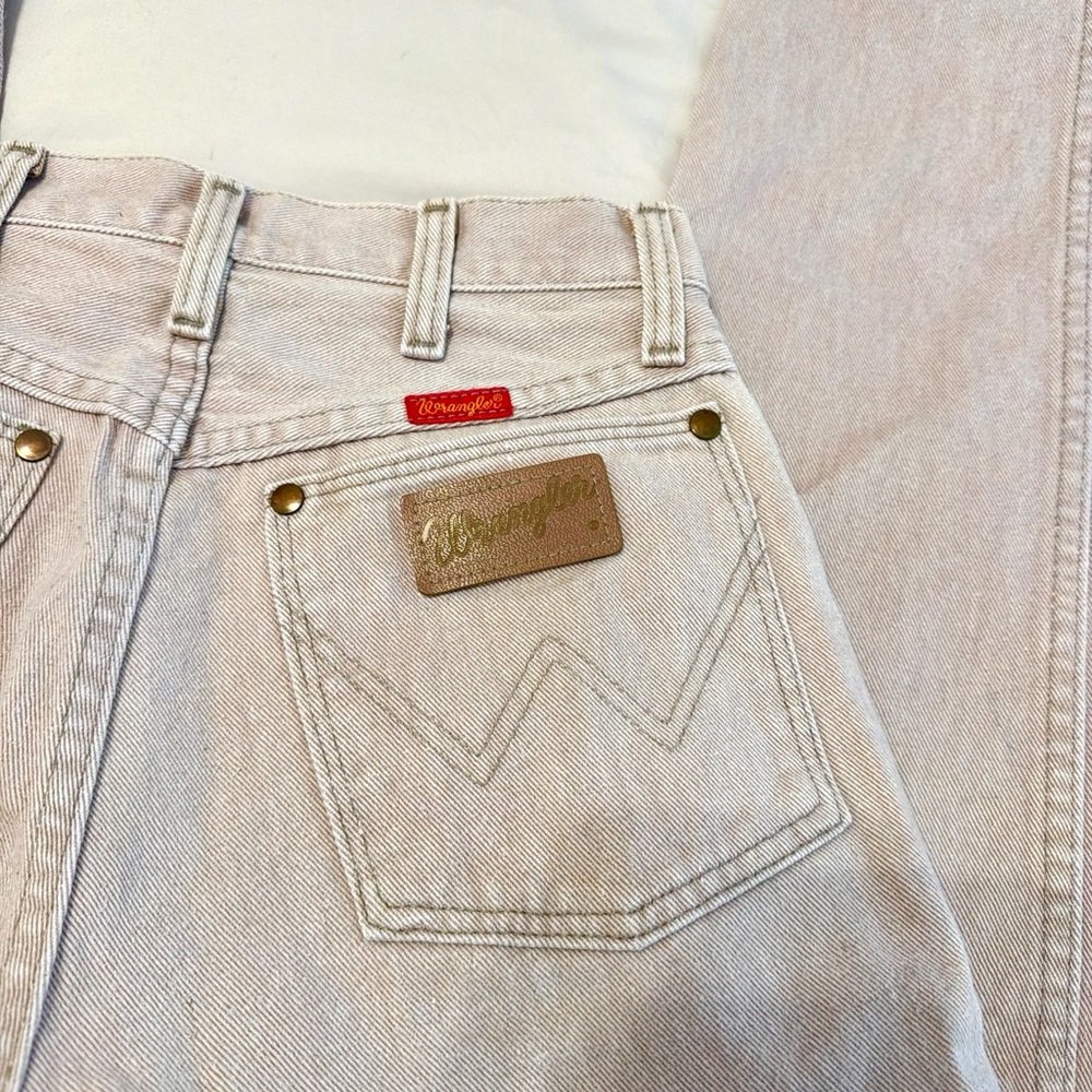 Vintage 90s Wrangler Women's Light Pink Straight Leg Jeans